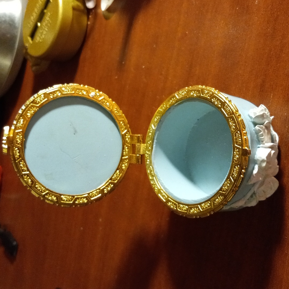 Tricket - Picture 2 of 3